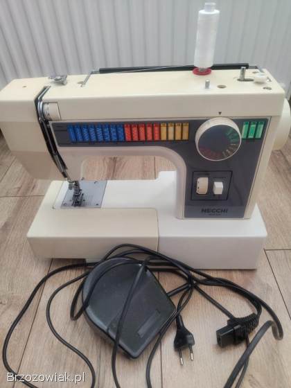 Włoska maszyna do szycia Necchi model 559