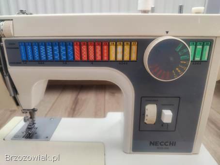 Włoska maszyna do szycia Necchi model 559