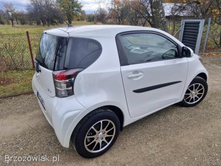 Toyota iQ SOL perła 2009