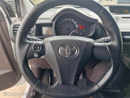 Toyota iQ SOL perła 2009