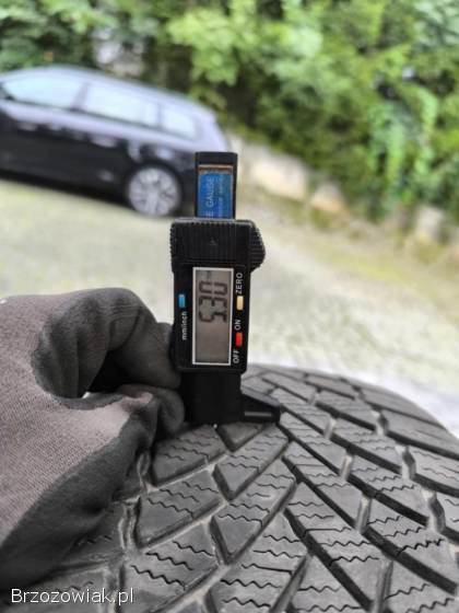 Opony zimowe 215/60R16 Bridgestone Blizzar LM005 z końca 2020r