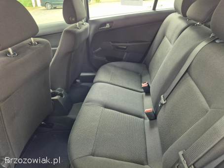 Opel Astra 1,  6 16v Benzyna  2009