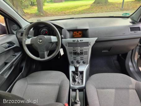 Opel Astra 1,  6 16v Benzyna  2009