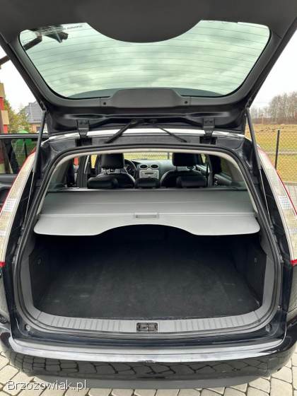 Ford Focus 1,  6 16v Benzyna  2009