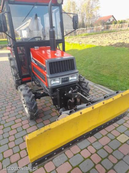 Traktor Yanmar F20D z pługiem