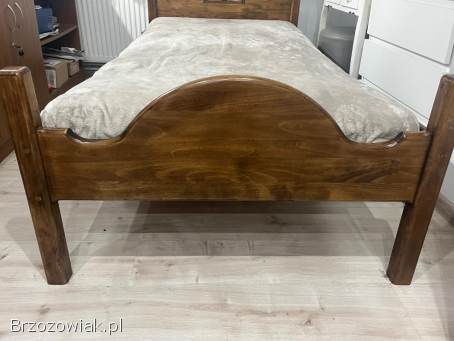 Sprzedam drewniane łóżko