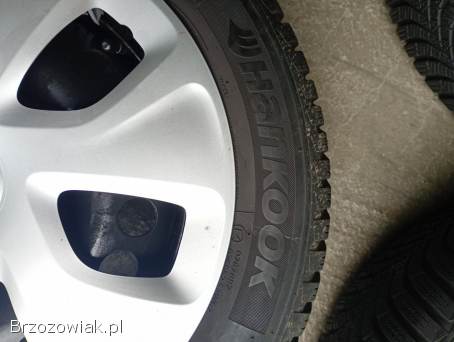 Opel Karl bez jednego kołpaka 500zl