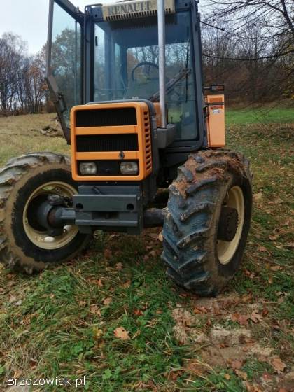 Ciągnik rolniczy Renault 9514 z 1988 roku