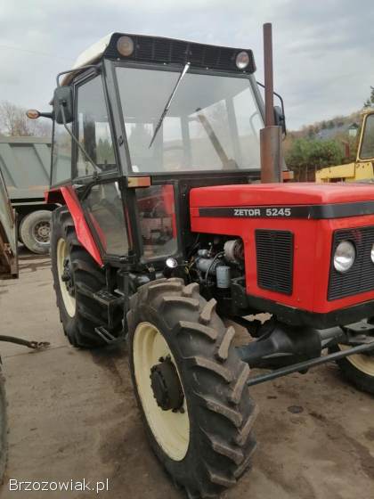Ciągnik rolniczy Zetor 5245 z 1987 roku