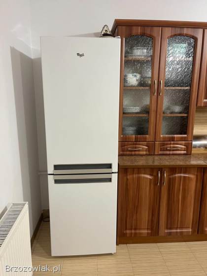 Sprzedam meble kuchenne wraz z kuchnią gazową i lodówką.