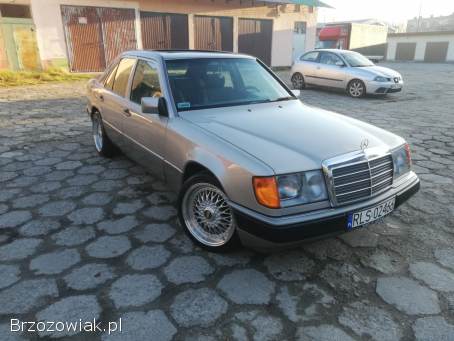Mercedes-Benz W124 2.  5d 1990