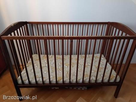 Łóżeczko z materacem