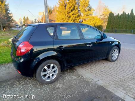 Kia Cee'd 1.  4 B 2007