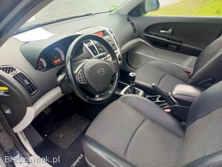 Kia Cee'd 1.  4 B 2007