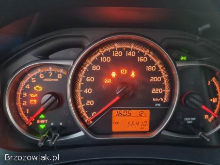 Toyota Yaris 1.  3 benzyna  2015