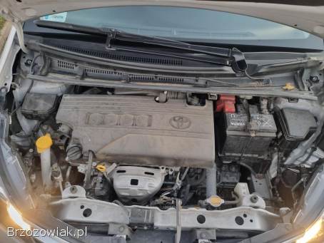 Toyota Yaris 1.  3 benzyna  2015