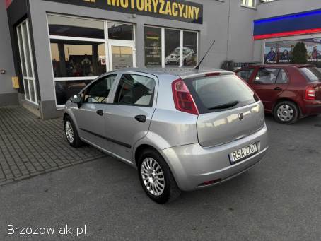 Fiat Punto 1.  4 niski przebi 2009