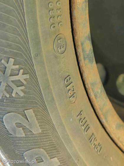 Opony zimowe z felgami