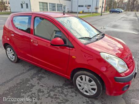 Nissan Pixo Benzyna 1.  0  2010