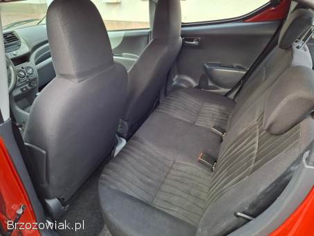 Nissan Pixo Benzyna 1.  0  2010