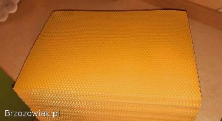 Przerób wosku na węzę,  węza pszczela.