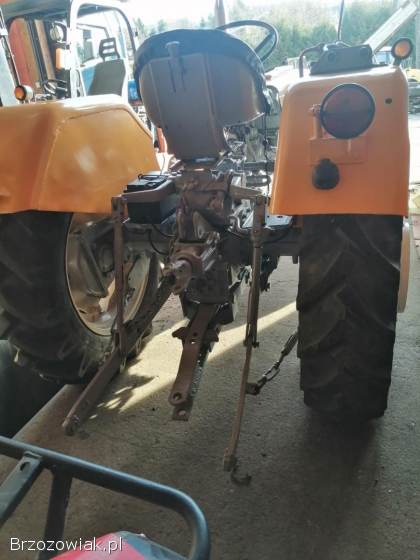 Ciągnik rolniczy ursus c-330 z 1983 roku
