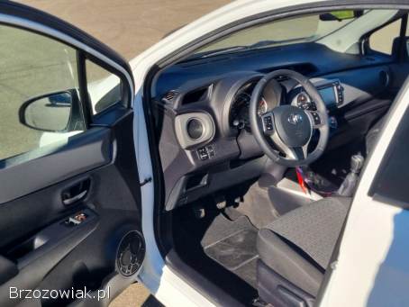 Toyota Yaris 1.  3 benzyna  2014