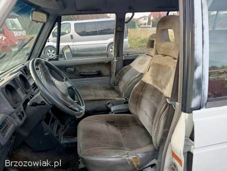 Mitsubishi Pajero 2.  5D 84km 88r  1988