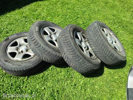 Komplet kół -  opony zimowe 215/70/16,  felga 5x114,  3 RAV4,  Grand Vitara