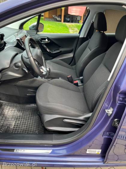 Peugeot 208 2016