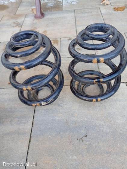 Sprężyny,  owiewka,  kierownica BMW.