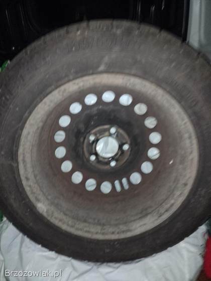 Do sprzedania opony zimowe z felgami.