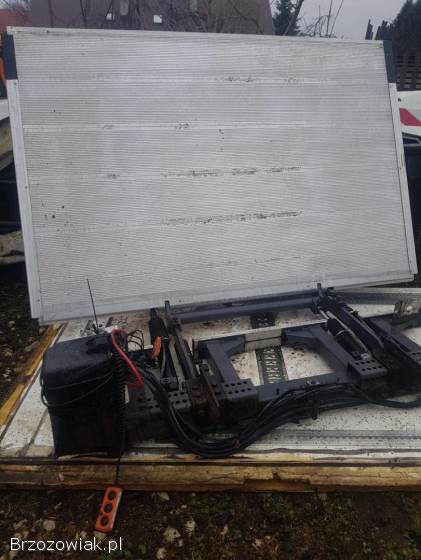 Kontener,  skrzynia ładunkowa,  paka,  winda załadowcza,  podest