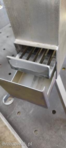 Piecyk rakietowy do gotowania na działce