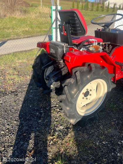 Traktorek Yanmar pług