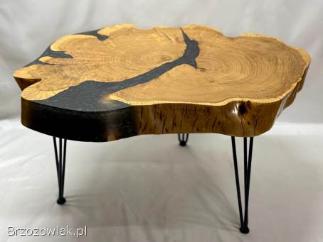 Stoliki drewniane z żywicą