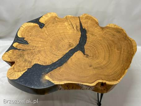 Stoliki drewniane z żywicą