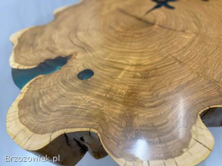 Stoliki drewniane z żywicą