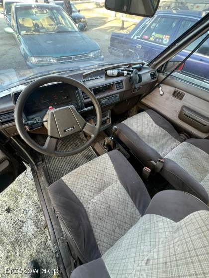 Nissan Prairie 1987