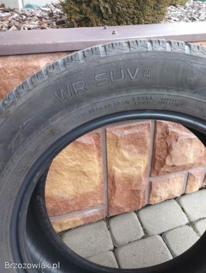 Sprzedam 4 opony używane zimowe 225/60R17