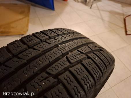 Felgi z oponami zimowymi Nisssan Juke.  215x55xR17 Nokian