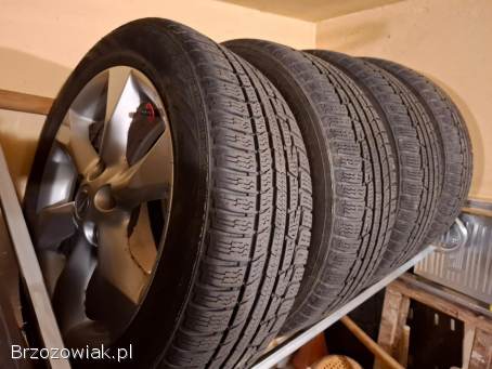 Felgi z oponami zimowymi Nisssan Juke.  215x55xR17 Nokian