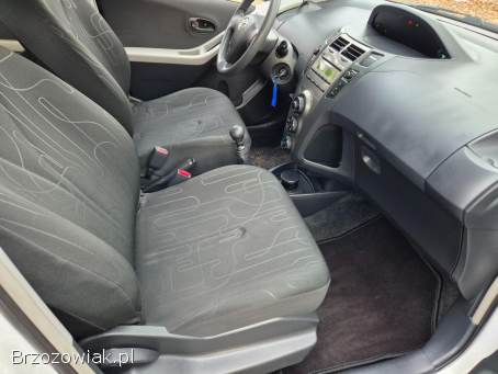 Toyota Yaris 1.  3 Benzyna LIFT 2009