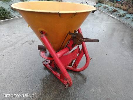 Rozsiewacz Nawozu Lejek BDB stan Gotowy do pracy LEJ Ursus C330 C360
