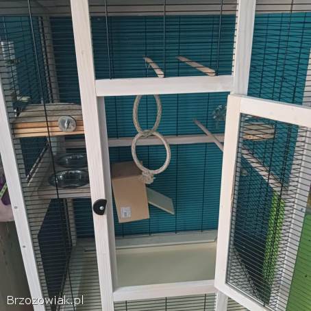 Drewniana klatka dla ptaków