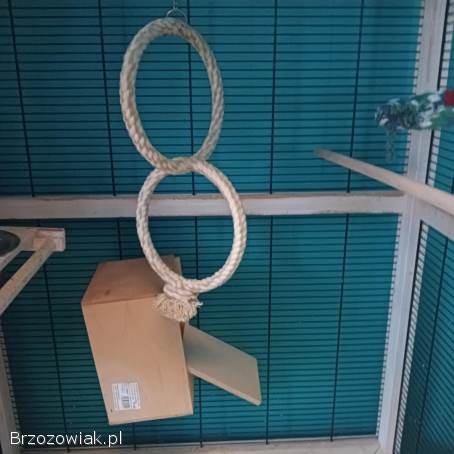 Drewniana klatka dla ptaków