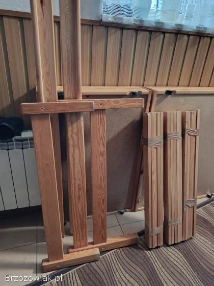 Łóżko drewniane i dwie szuflady