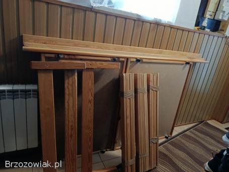 Łóżko drewniane i dwie szuflady