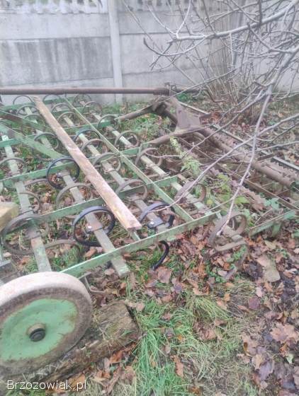 Sprzedam sprzęt rolniczy.