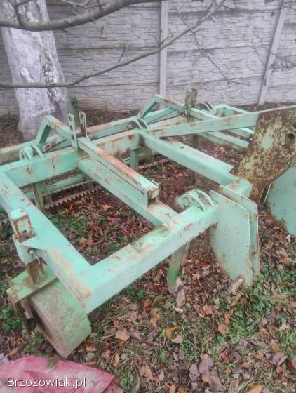 Sprzedam sprzęt rolniczy.